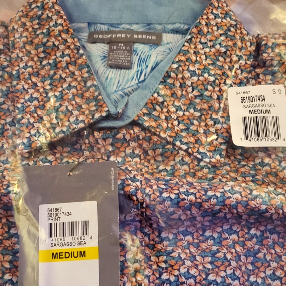 Brand new men's dress shirt size medium